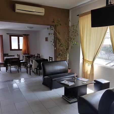 Hotel Paralia Nea Karvali Kültér fotó