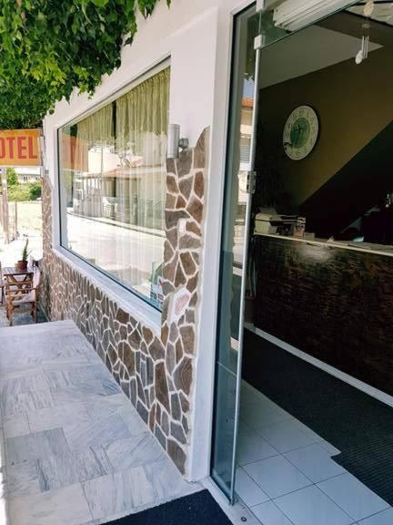 Hotel Paralia Nea Karvali Kültér fotó