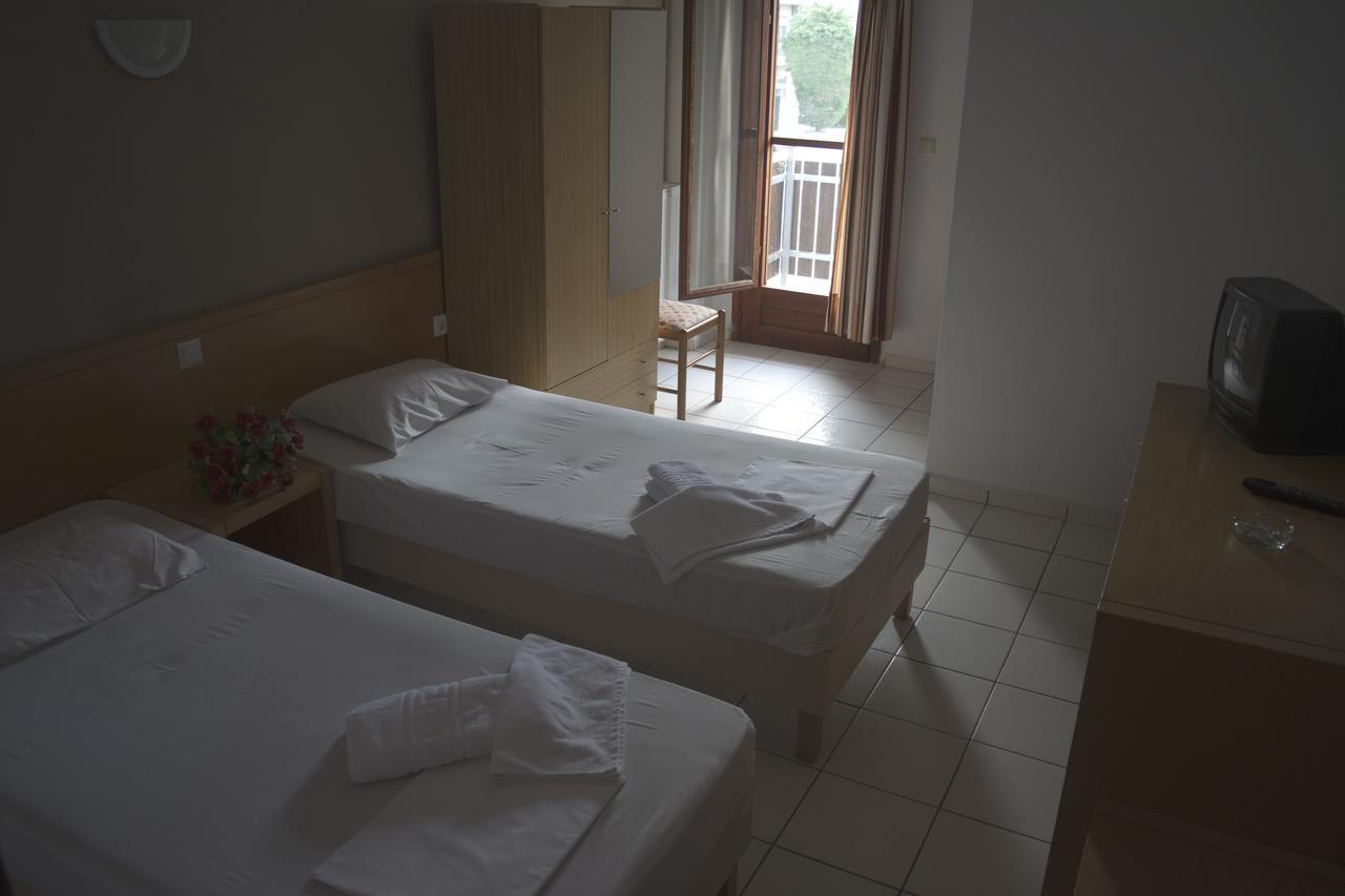Hotel Paralia Nea Karvali Kültér fotó