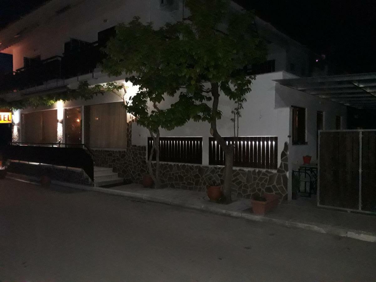 Hotel Paralia Nea Karvali Kültér fotó